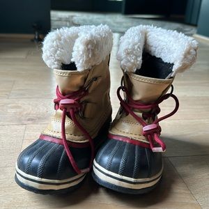 Sorel girls small snow boot